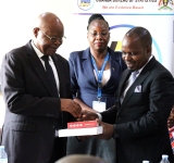 Obwakabaka bwa Buganda bufunye ebyuma bikalimagezi ebyomungalo 1000 (tablets) okuva mu kitongole kya UBOS